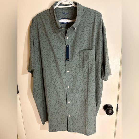 NWT Huk Button Down Short Sleeve Shirts - Picture 2 of 8